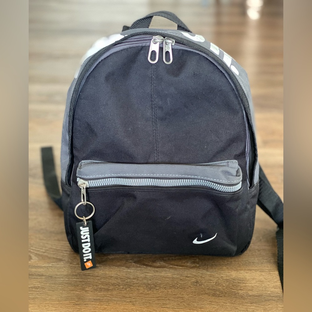 Nike Brasilia JDI Mini Backpack